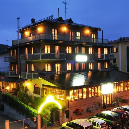 Hotel Ferro Di Cavallo Павулло-нель-Фриньяно Екстер'єр фото