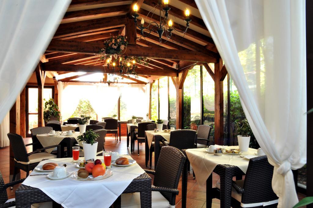 Hotel Ferro Di Cavallo Павулло-нель-Фриньяно Екстер'єр фото