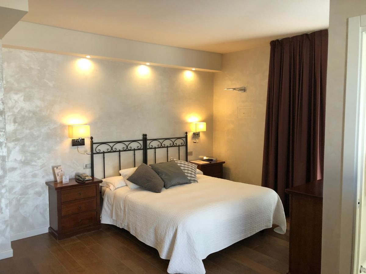 Hotel Ferro Di Cavallo Павулло-нель-Фриньяно Екстер'єр фото